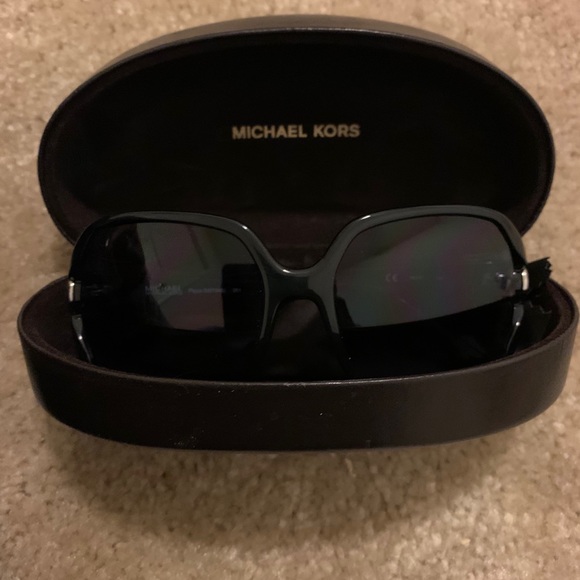 Authentic Michael Kors Pippa Sunglasses - Picture 2 of 4